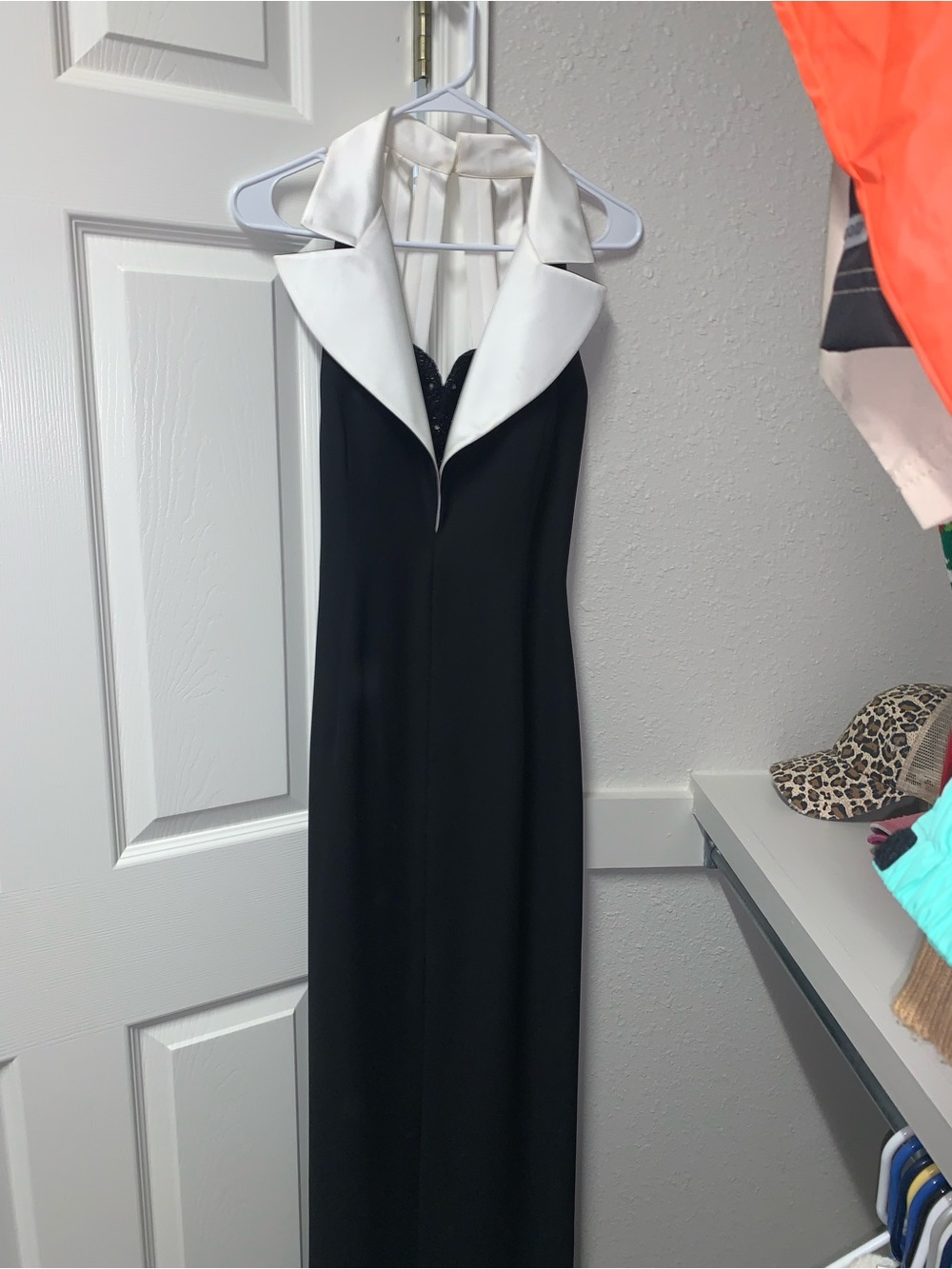 Elegant Black Evening Dress with White Satin Collar